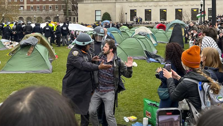 Полиция Нью-Йорка арестовала более 100 антиизраильских демонстрантов в Колумбийском университете