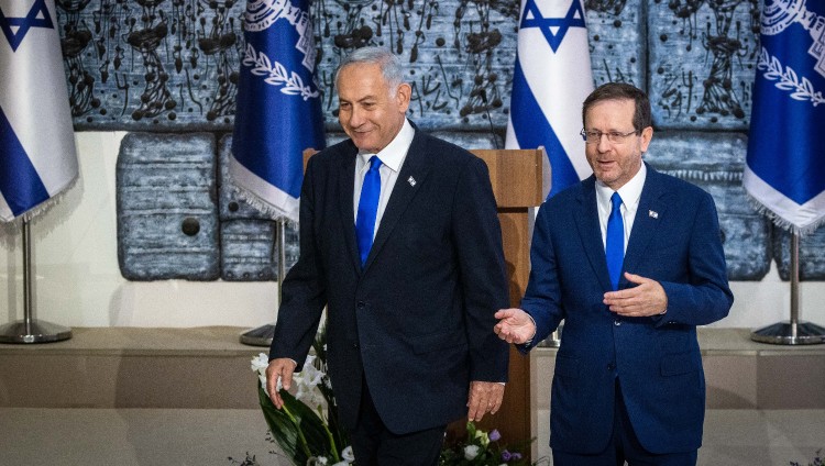 Нетаньяху сообщил президенту Израиля об успешном  формировании правительства