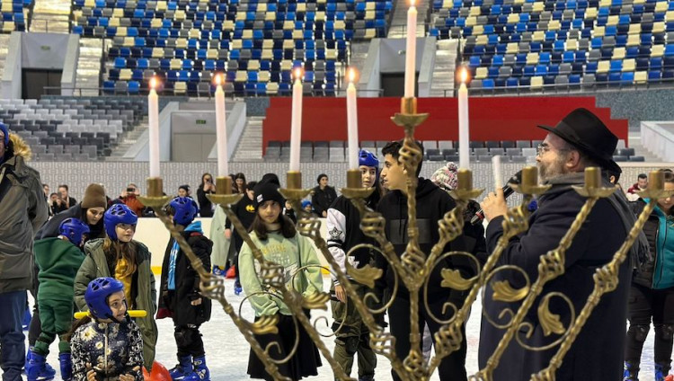 Свет Хануки в сердце Баку: уникальное празднование на льду