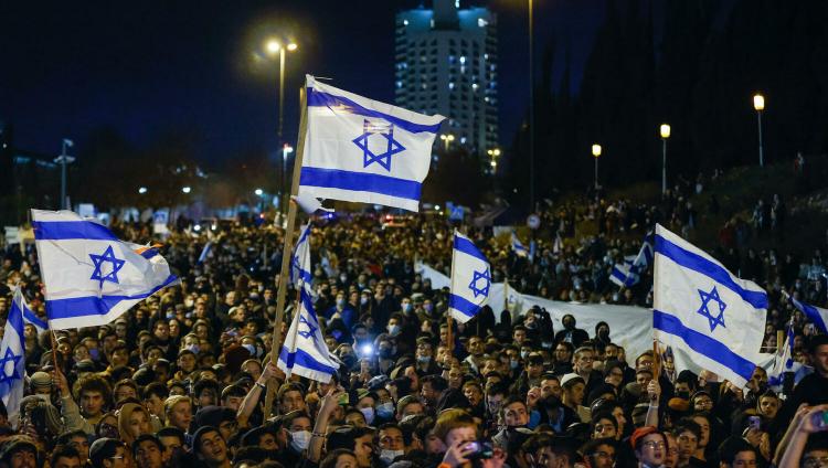 «Беннет должен уйти!»: многотысячный протест в Иерусалиме