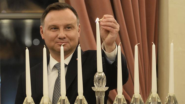В Президентском дворце в Польше зажгли свечи в честь Хануки