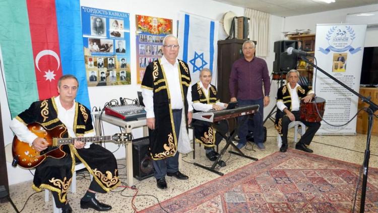 Горско-еврейский ансамбль SEVGI отметил  День независимости Азербайджана