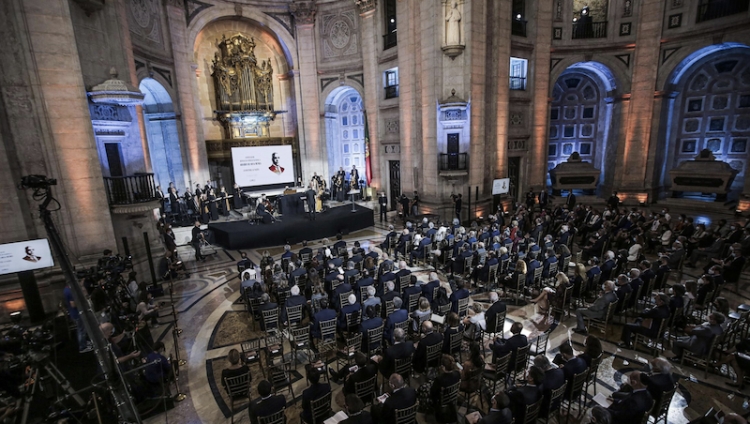 Португалия удостоила высшей чести Праведника мира Аристидеша де Соузу Мендеша