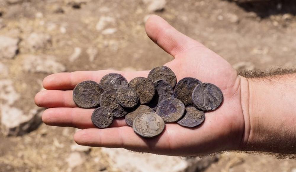 В Израиле обнаружили клад серебряных монет эпохи Хасмонеев