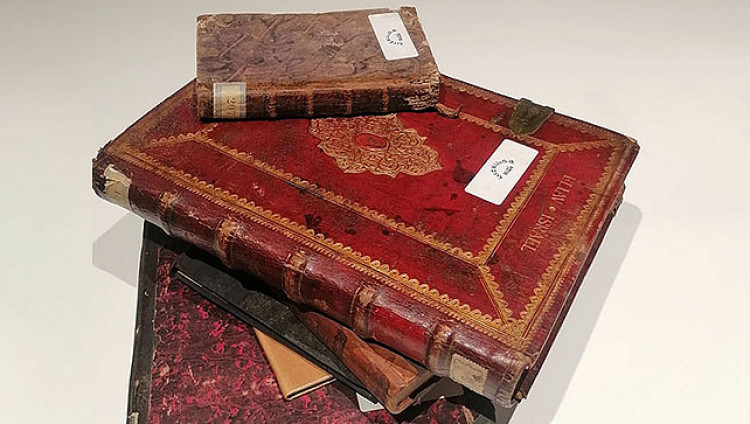 Выставка книг «Песах: истории и традиции праздника» в Еврейском музее и Центре толерантности