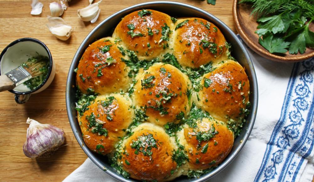 Пампушки: рецепт украинских чесночных булочек от еврейского блогера из США