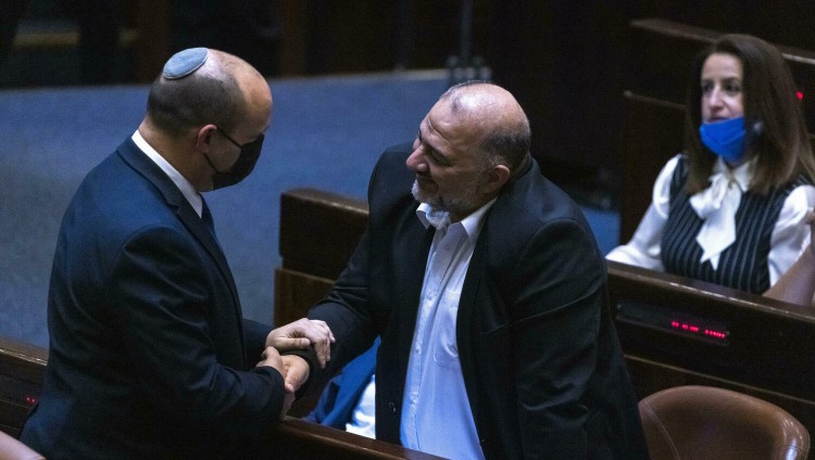 Беннет и Аббас договорились о возвращении РААМ в правящую коалицию