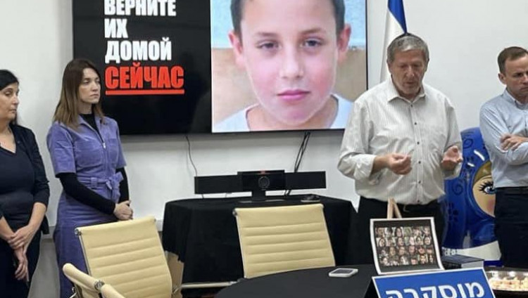 В посольстве Израиля в Москве почтили память жертв резни 7 октября и помолились за заложников
