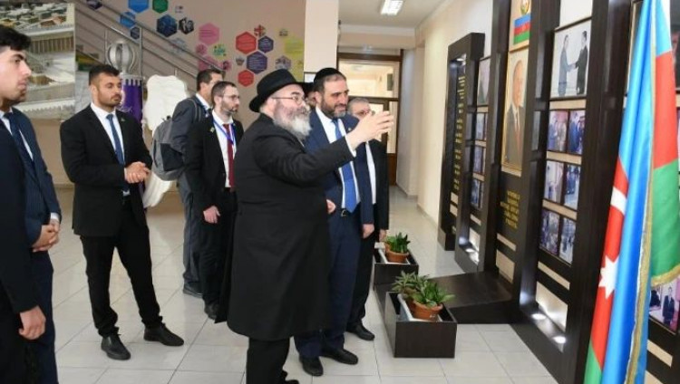 Министр здравоохранения Израиля посетил еврейскую школу в Баку