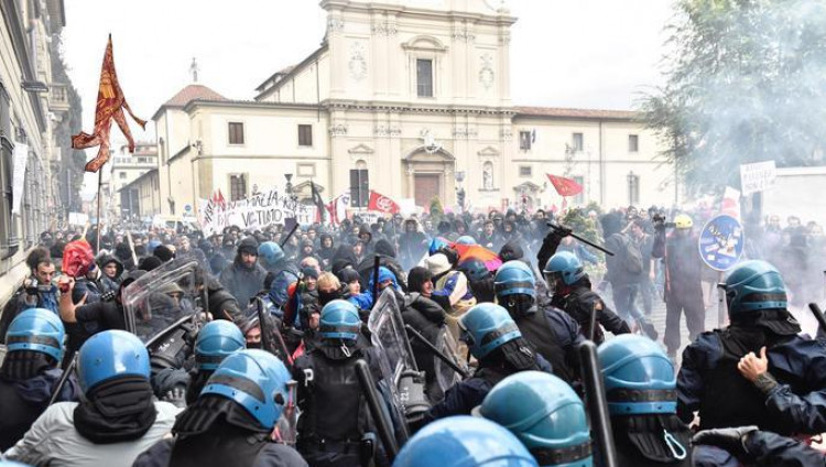 Во Флоренции полиция разогнала дубинками пропалестинскую демонстрацию, защищая синагогу