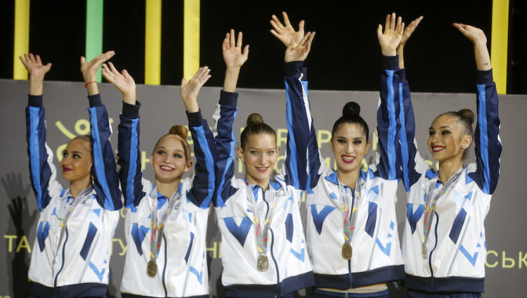 Израильтянки завоевали «золото» юниорского ЧМ по художественной гимнастике в упражнении «Пять мячей»