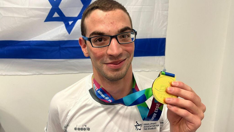 Израильский пловец-паралимпиец завоевал три «золота» в Британии