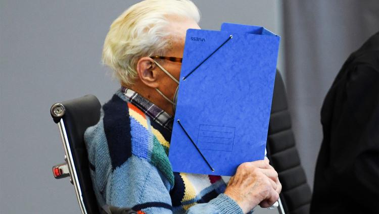 100-летний бывший охранник Заксенхаузена заявил суду, что «невиновен»
