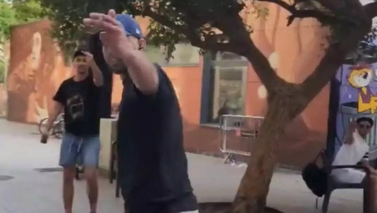 На израильского туриста напали арабы в центре Барселоны из-за кипы на голове