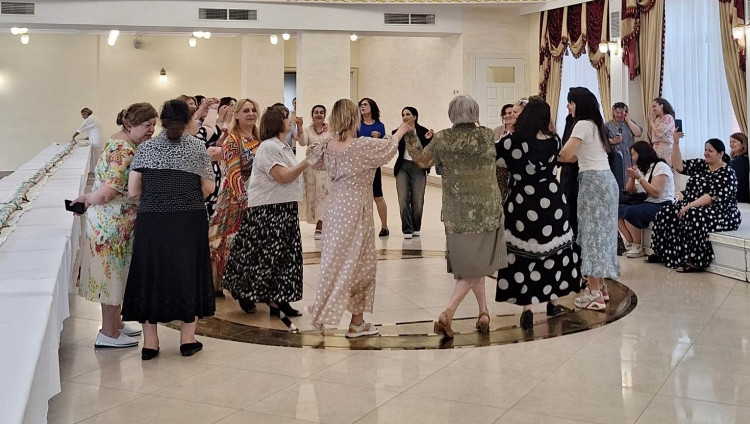 Акция к 26 Ияра «Женские руки Победы» прошла в ОГЕ