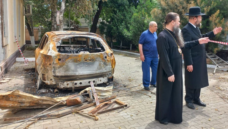 Раввин Аарон Гуревич: сожженная террористами синагога в Дербенте будет восстановлена совместными усилиями
