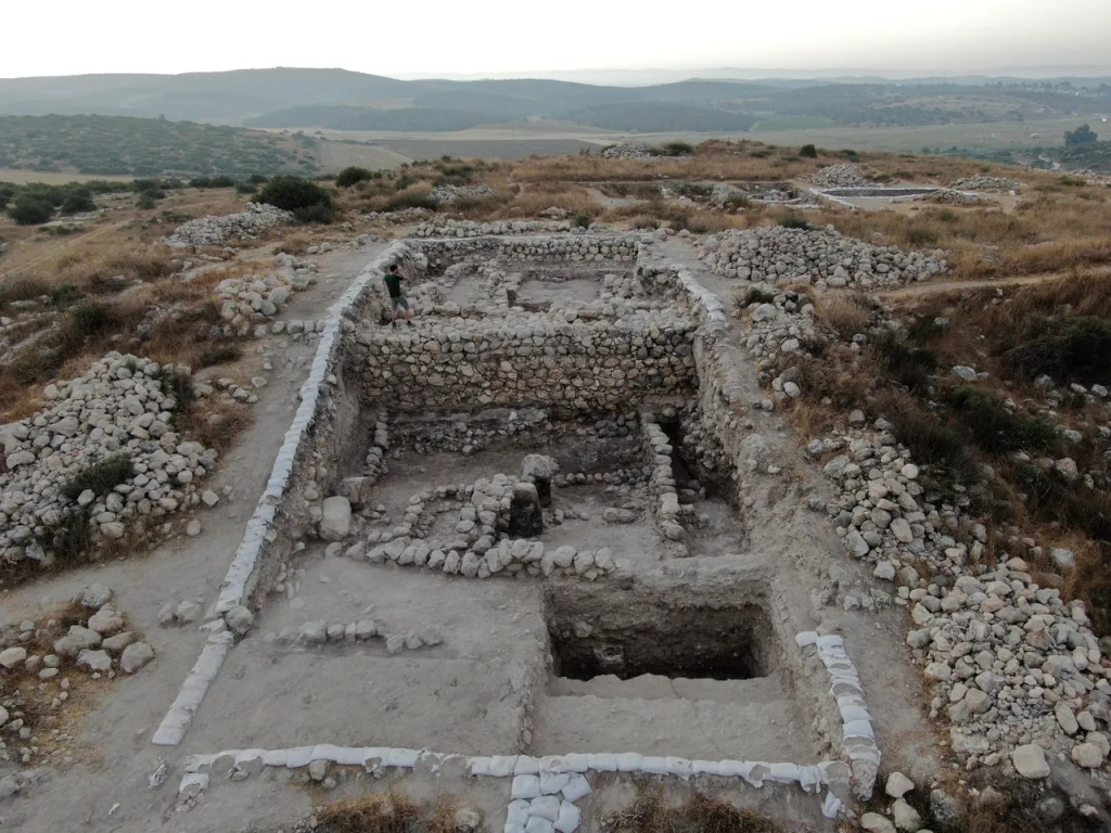 The Iron Age fortification at Tel Burna.Credit Benjamin Yang.jpg