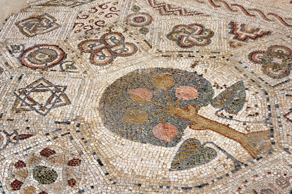 mosaic-from-6th-century-church-with-Star-of-David-38.jpg