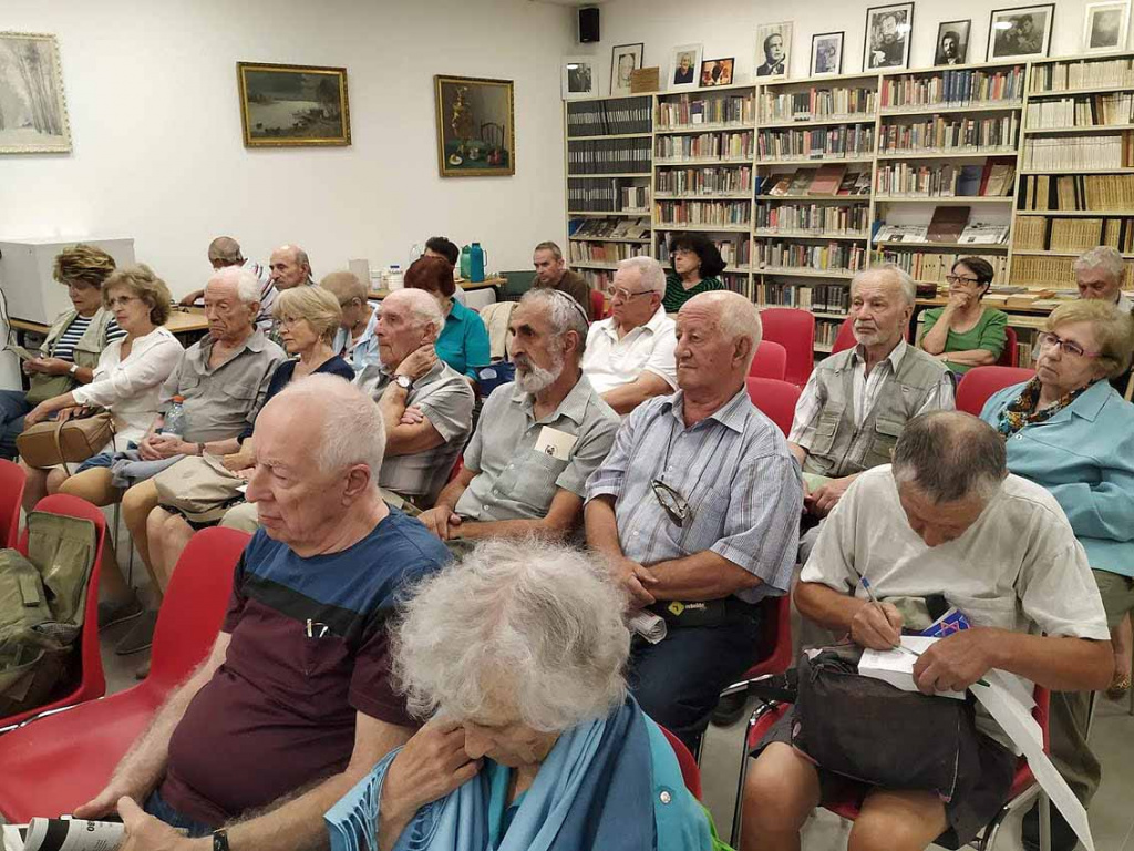 На заседании Клуба библиофилов в ИРБ (2019 г.jpg