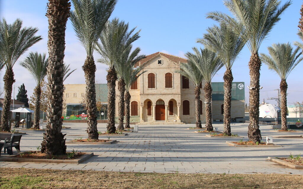 bedouin-school-now-carasso-science-245-1024x640.jpg