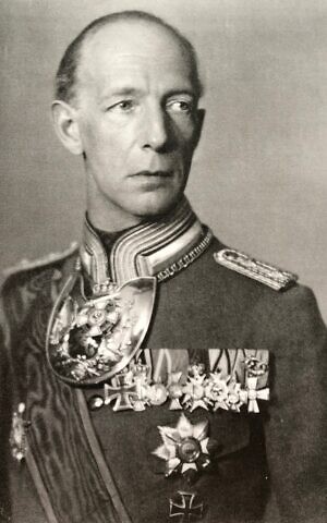 Prince-Frederick-von-Solms-Baruth-III-military-uniform-300x480.jpg