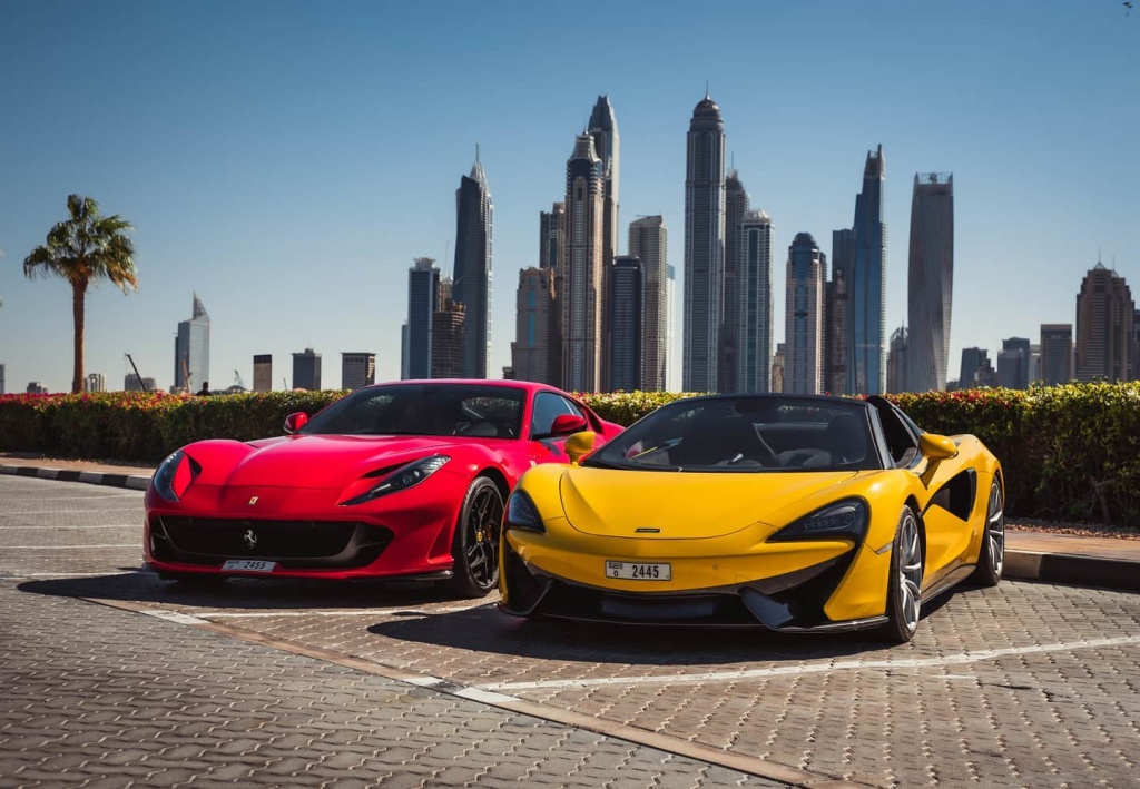 2 Avvenice - Superior Car Rental Dubai - Luxury Lifestyle - Desert - Blue - Lamborghini Huracán EVO RWD Spyder - Ferrari - Porsche McLaren.jpg