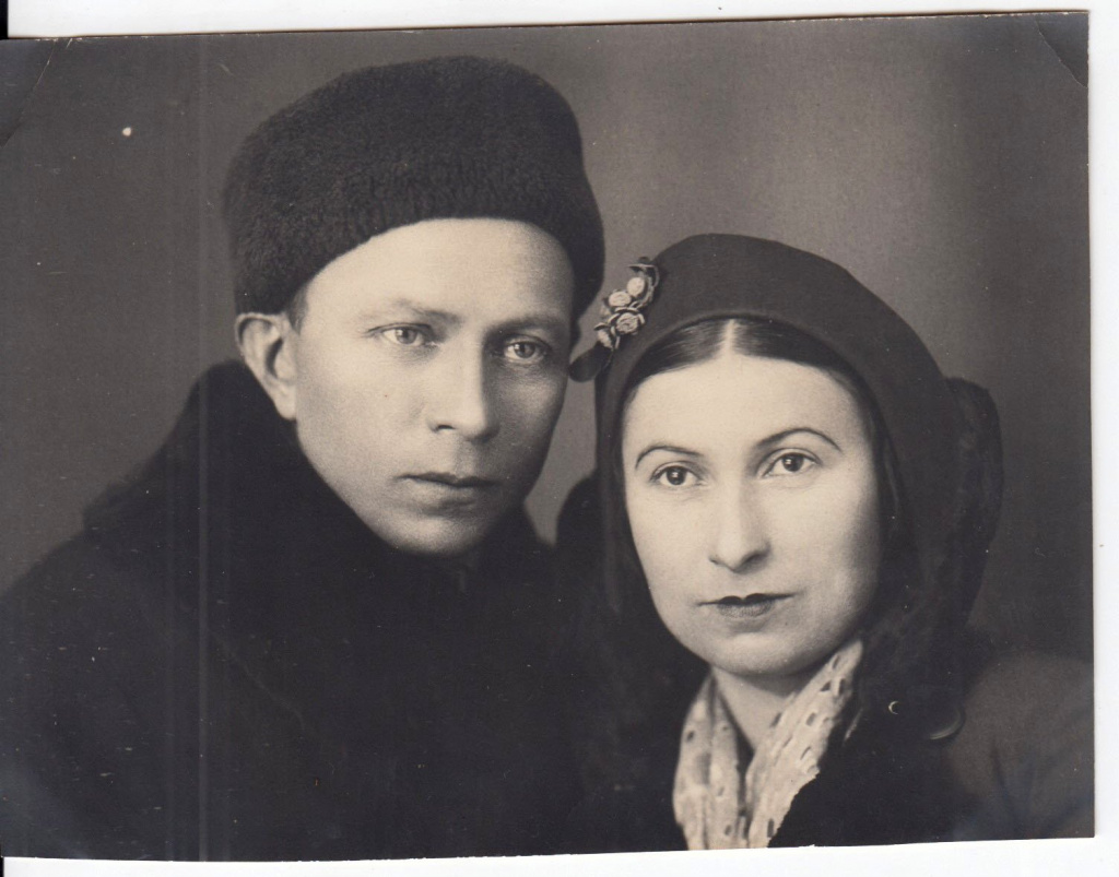 фото 19 Мейр Григорьевич и Софья Иосифовна Барг (1938).jpg
