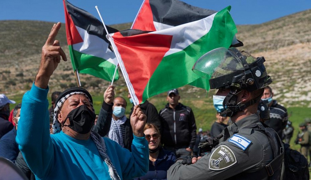 В Германии телеведущий уволен за участие в палестинской акции протеста на Западном берегу