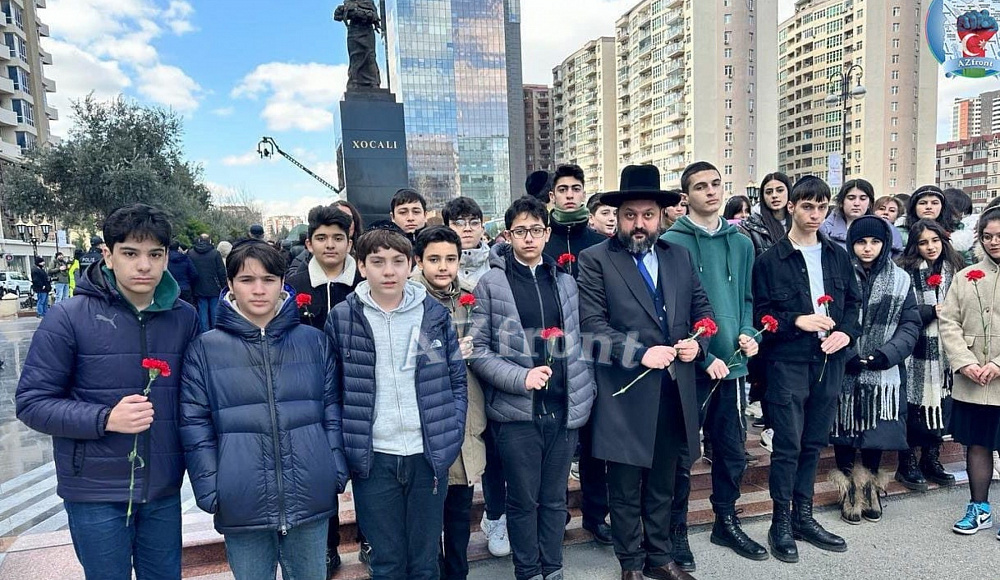 Учащиеся еврейской школы Баку посетили мемориал «Крик Матери»