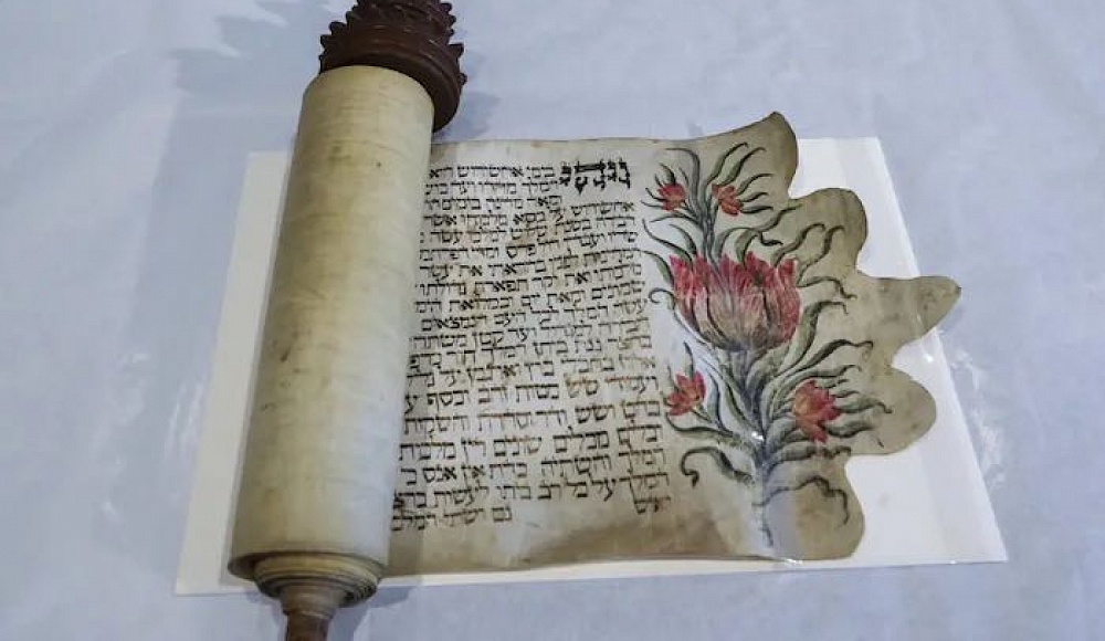 Музей Израиля приобрёл уникальный свиток Эстер