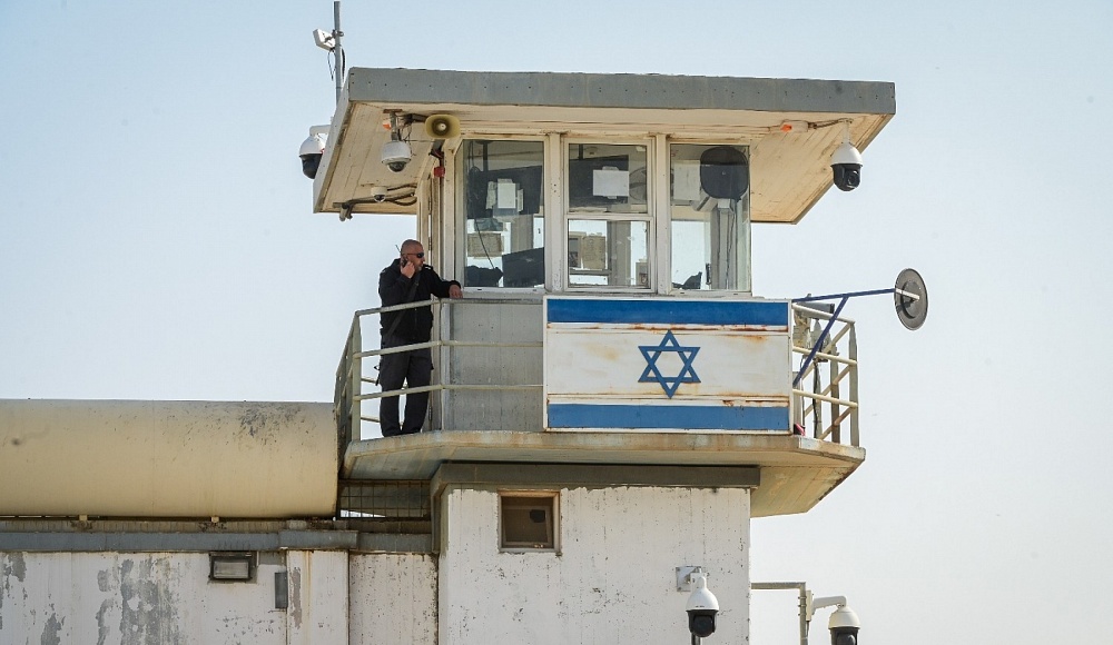 В Израиле солдаты-срочники больше не будут служить охранниками в тюрьмах с заключенными-террористами