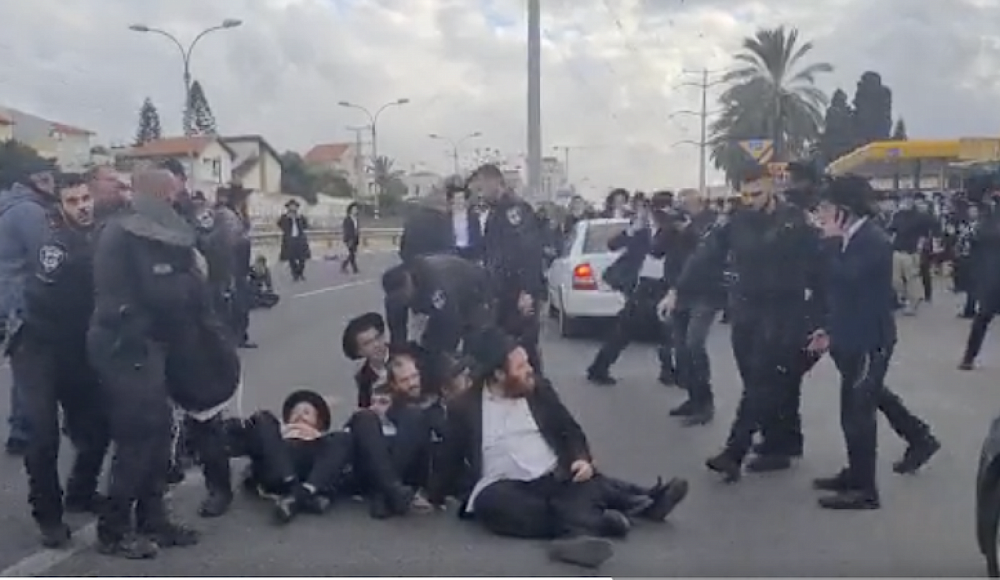 В Израиле сотни харедим протестуют против нового закона о призыве