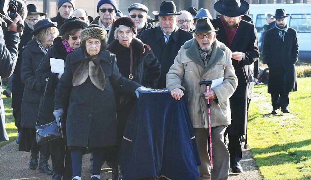 В Великобритании открыт мемориал шести неизвестным жертвам Освенцима