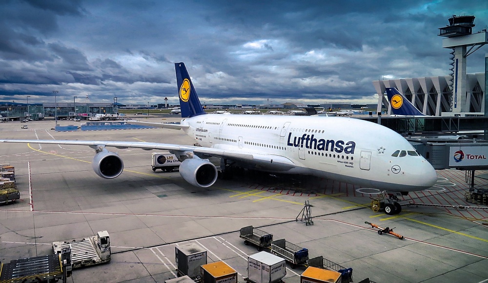 Lufthansa выплатит по 20 тысяч долларов каждому из хасидов, которых не пустили на борт авиалайнера