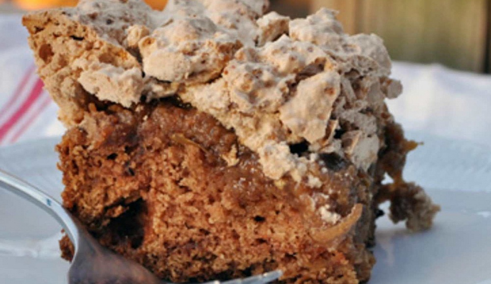 Яблочный пирог с меренгами из коричневого сахара