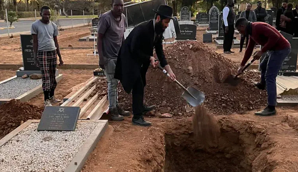Бывшего посла Венгрии в Намибии похоронили по еврейскому обычаю