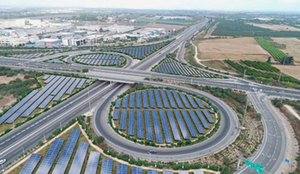 В Израиле на дорожных развязках установят солнечные батареи