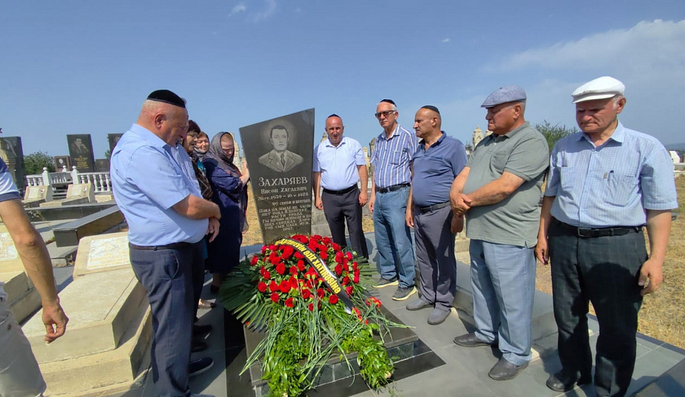 Редакция газеты «BİRLİK» почтила память журналиста Рашбиля Захарьяева