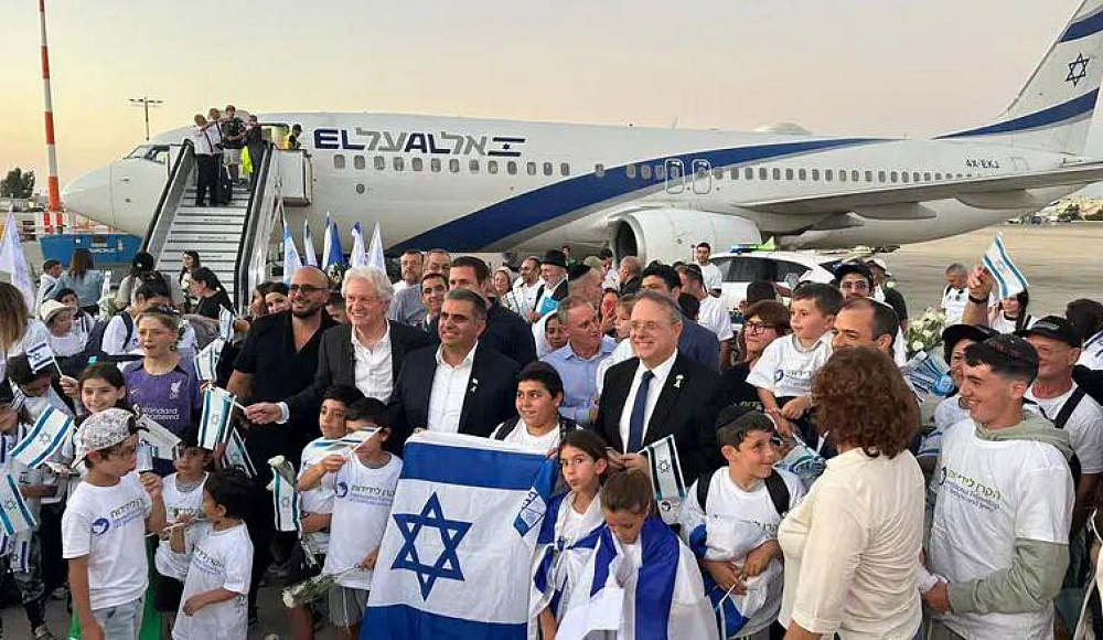 155 репатриантов из Франции приземлились в Израиле несмотря на угрозу войны с «Хезболлой»