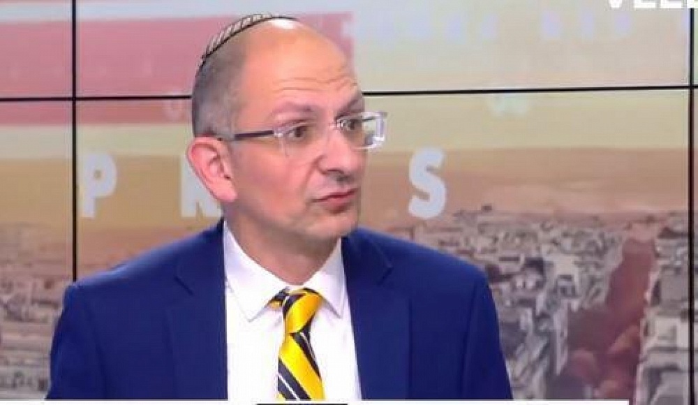 Израильский ученый был шокирован вопросом французского телеведущего, почему он носит кипу