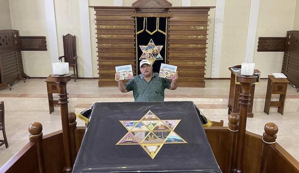 Бахрам Багирзаде передал бакинской синагоге книги «Иерусалим для детей»