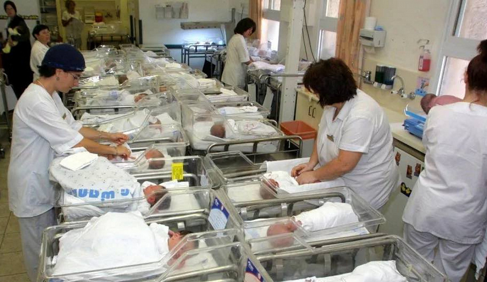 В больнице «Шаарей Цедек» в Иерусалиме родились семь пар близнецов за 24 часа