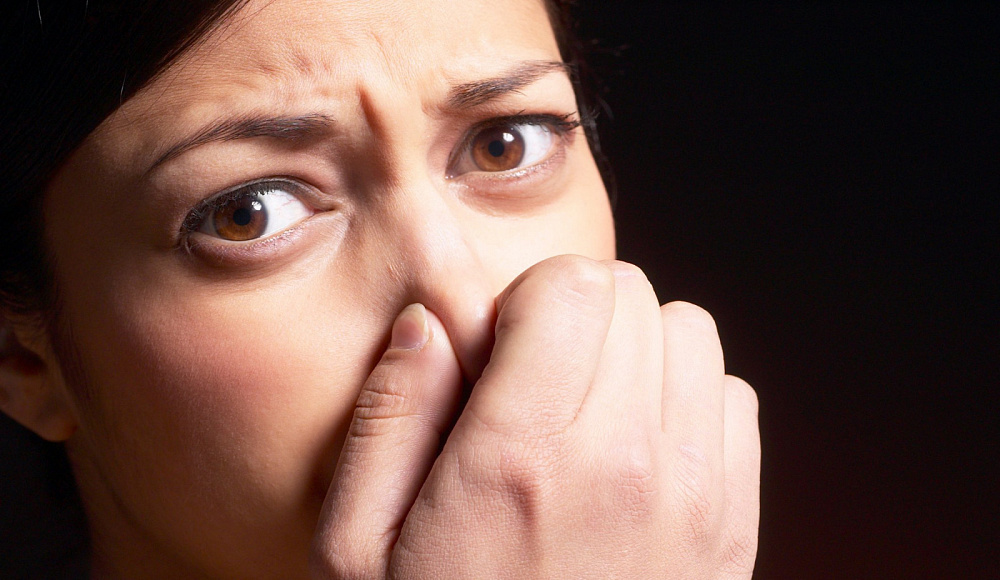Израильские ученые назвали запах, который мужчин успокаивает, а женщин раздражает