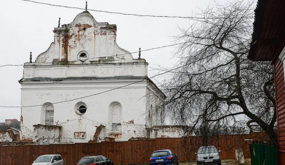 Здание исторической синагоги в Слониме снова выставили на торги, «уценив» до 40 белорусских рублей