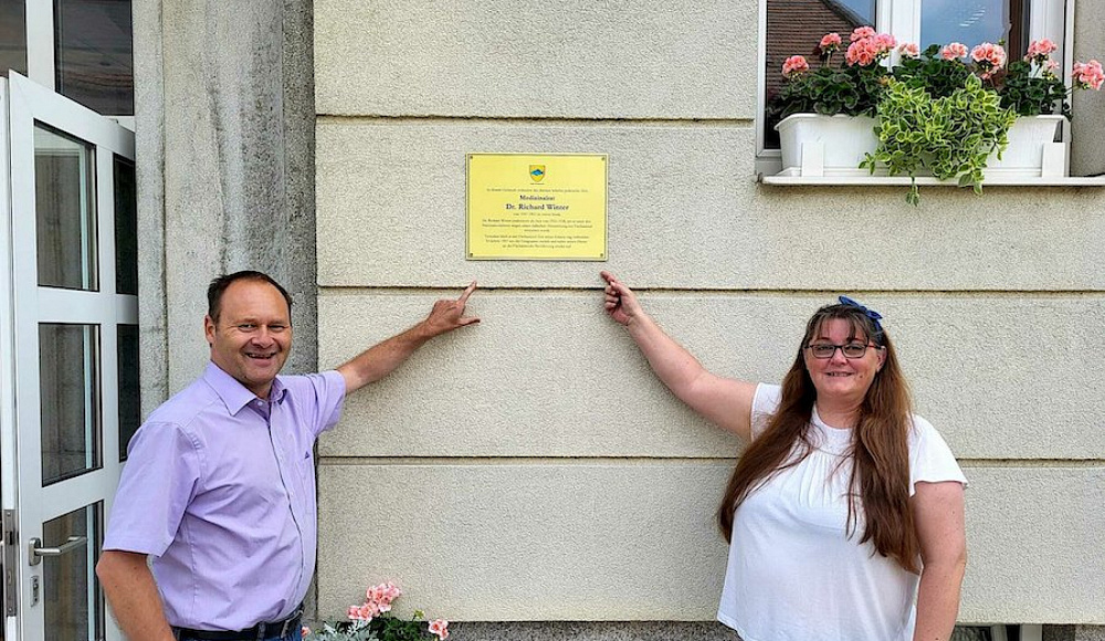 В австрийском городке почтили память врача-еврея, вернувшегося после Холокоста лечить его жителей