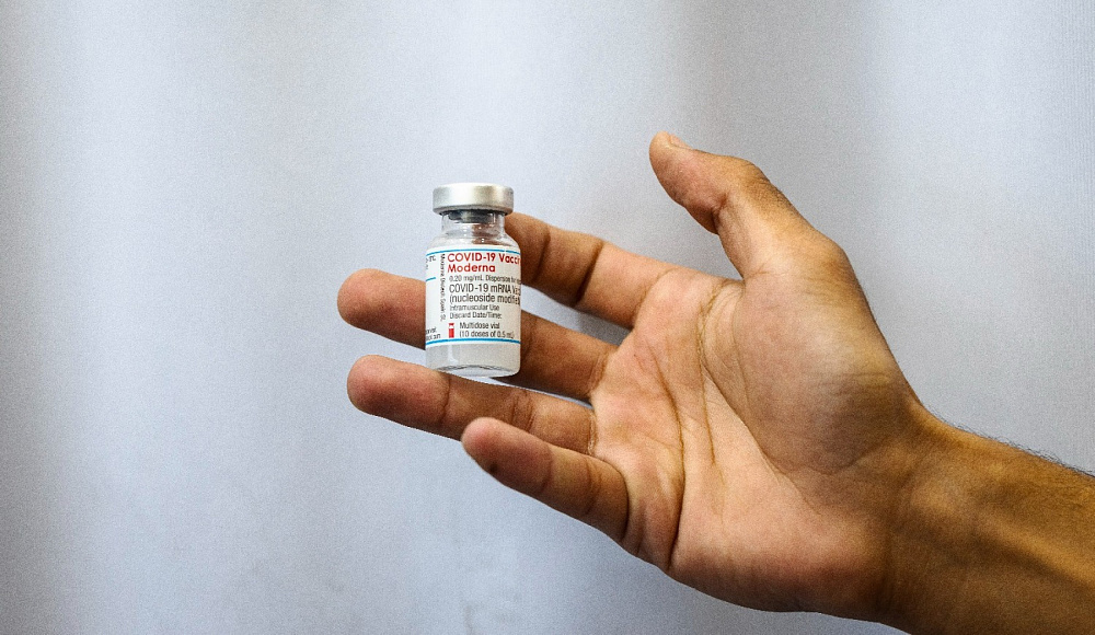 200 тысяч доз новой вакцины от коронавируса на днях поступят в Израиль