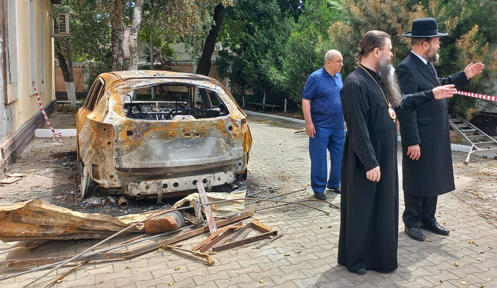 Раввин Аарон Гуревич: сожженная террористами синагога в Дербенте будет восстановлена совместными усилиями