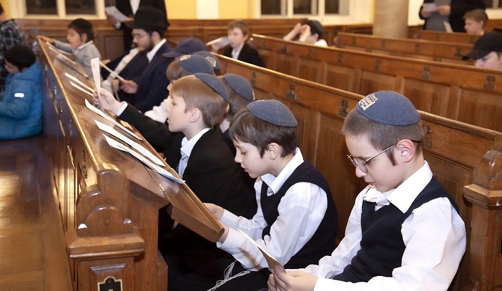 Детская молитва в поддержку Израиля в Большой хоральной синагоге Петербурга