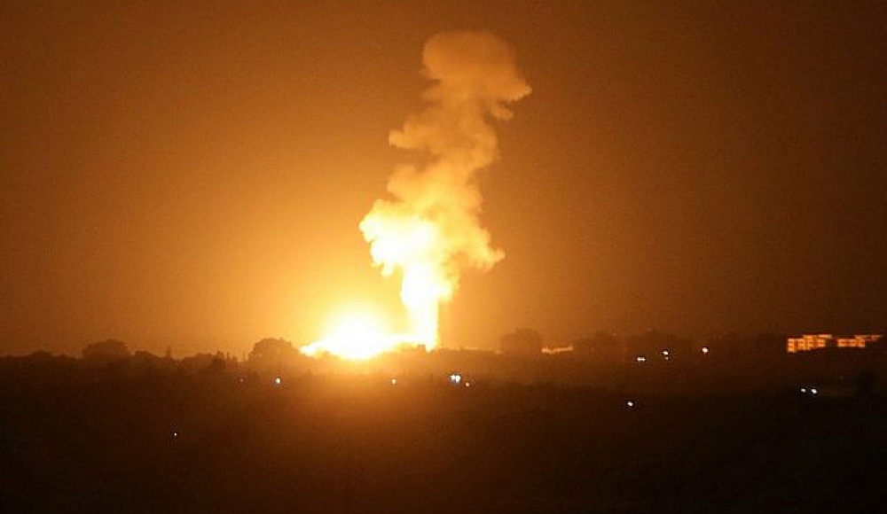 Израильские самолеты нанесли удар по ракетному заводу ХАМАСа в центре Газы