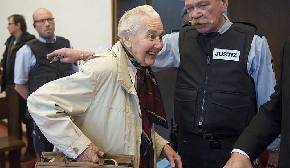 В Германии 93-летнюю отрицательницу Холокоста снова на год отправили в тюрьму